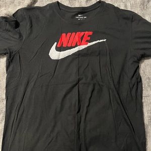 Nike logo t shirt